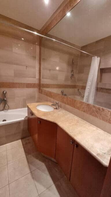 Вілла Cosy Studio In Mamilla, Free Parking Up To 5 Ppl Єрусалим Екстер'єр фото