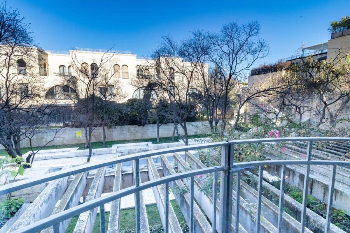 Вілла Cosy Studio In Mamilla, Free Parking Up To 5 Ppl Єрусалим Екстер'єр фото